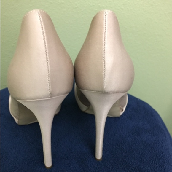 Guess Champagne Peep Toe Pumps 6.5 - Picture 5 of 5
